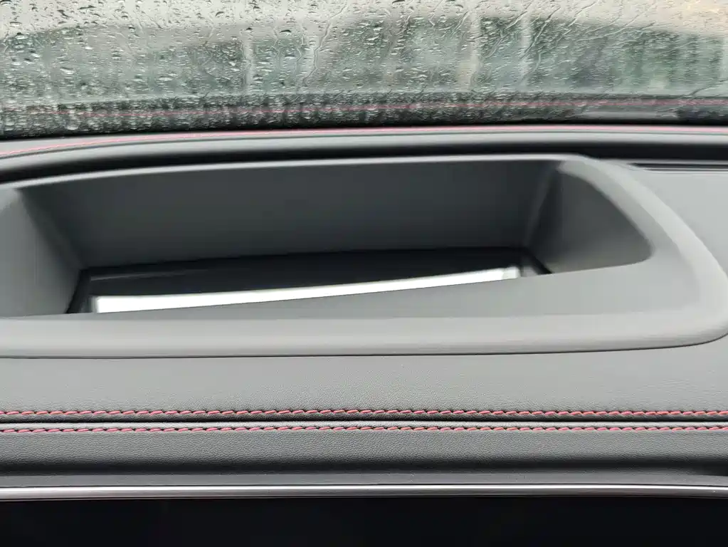 Mercedes-Benz GLC AMG 2025 — фото 11