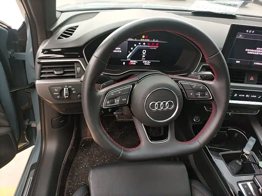 Audi A4L 2023 — фото 11