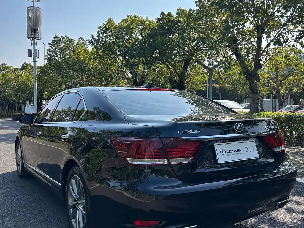 Lexus LS 2015 — фото 4