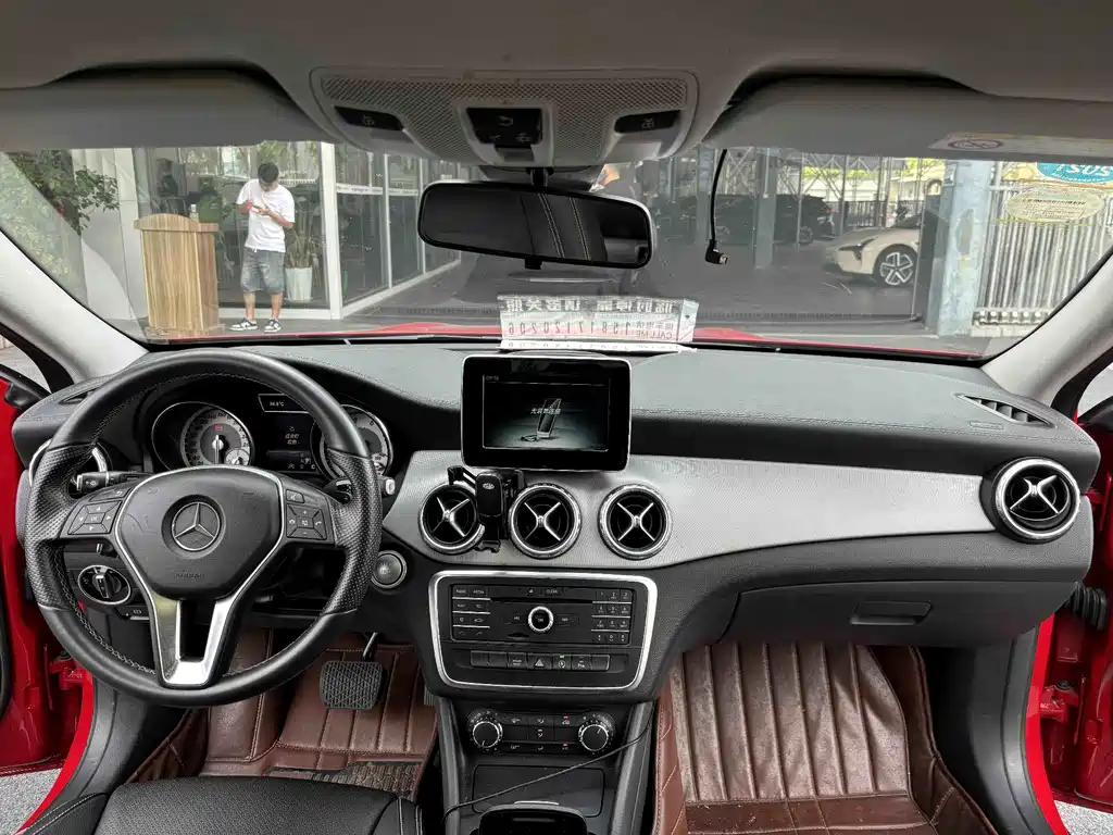 Mercedes-Benz GLA 2016 — фото 12