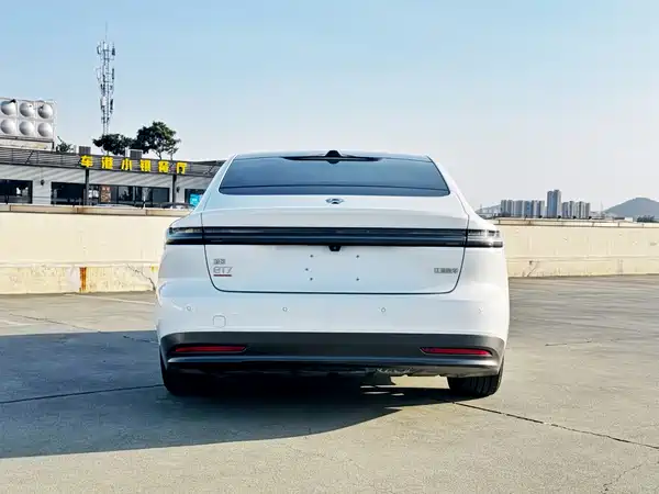 NIO ET7 2022