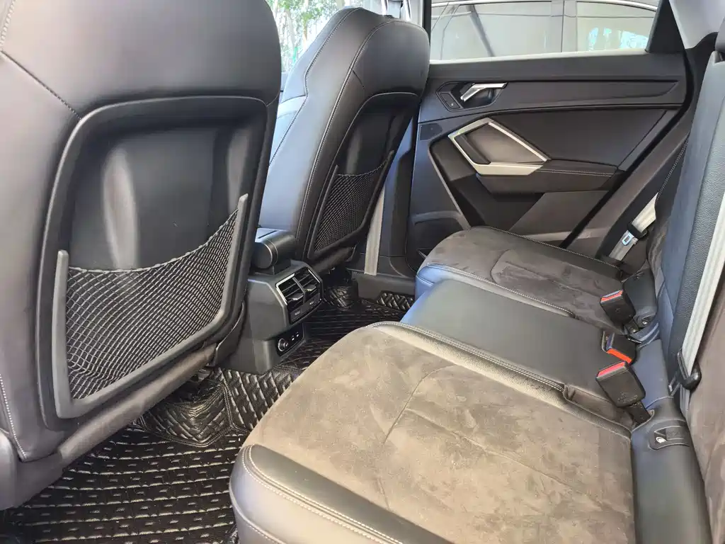 Audi Q3 2022 — фото 11