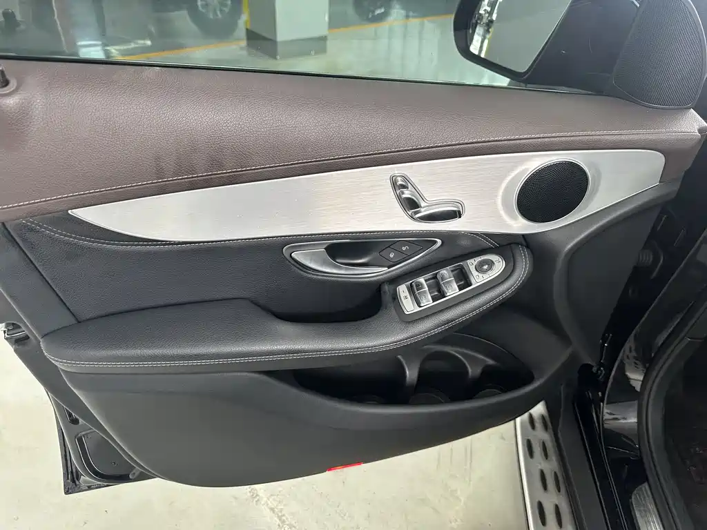 Mercedes-Benz GLC 2018 — фото 13