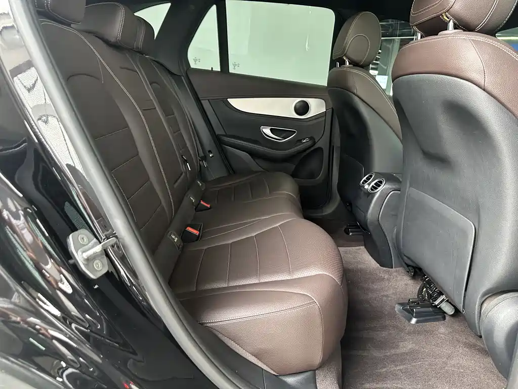 Mercedes-Benz GLC 2018 — фото 10