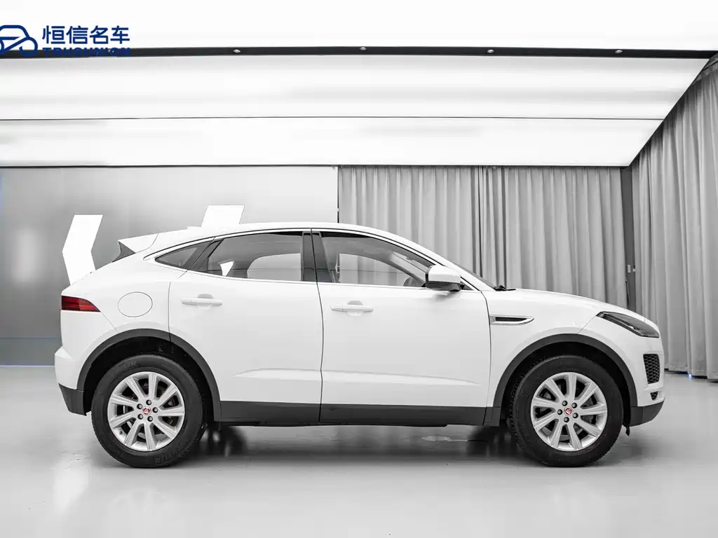 Jaguar E-PACE 2019 — фото 4