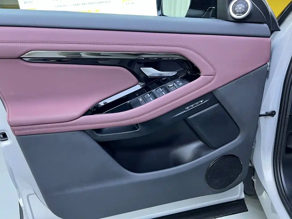 Land Rover Range Rover Evoque 2024 — фото 16