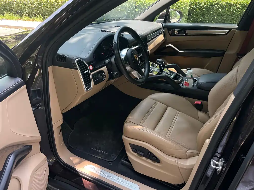 Porsche Cayenne 2022