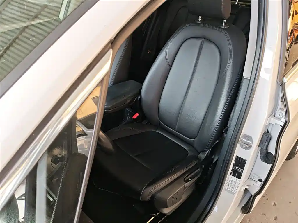 BMW 2 Series Active Tourer 2018 — фото 12