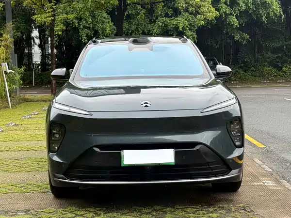 NIO ES8 2024