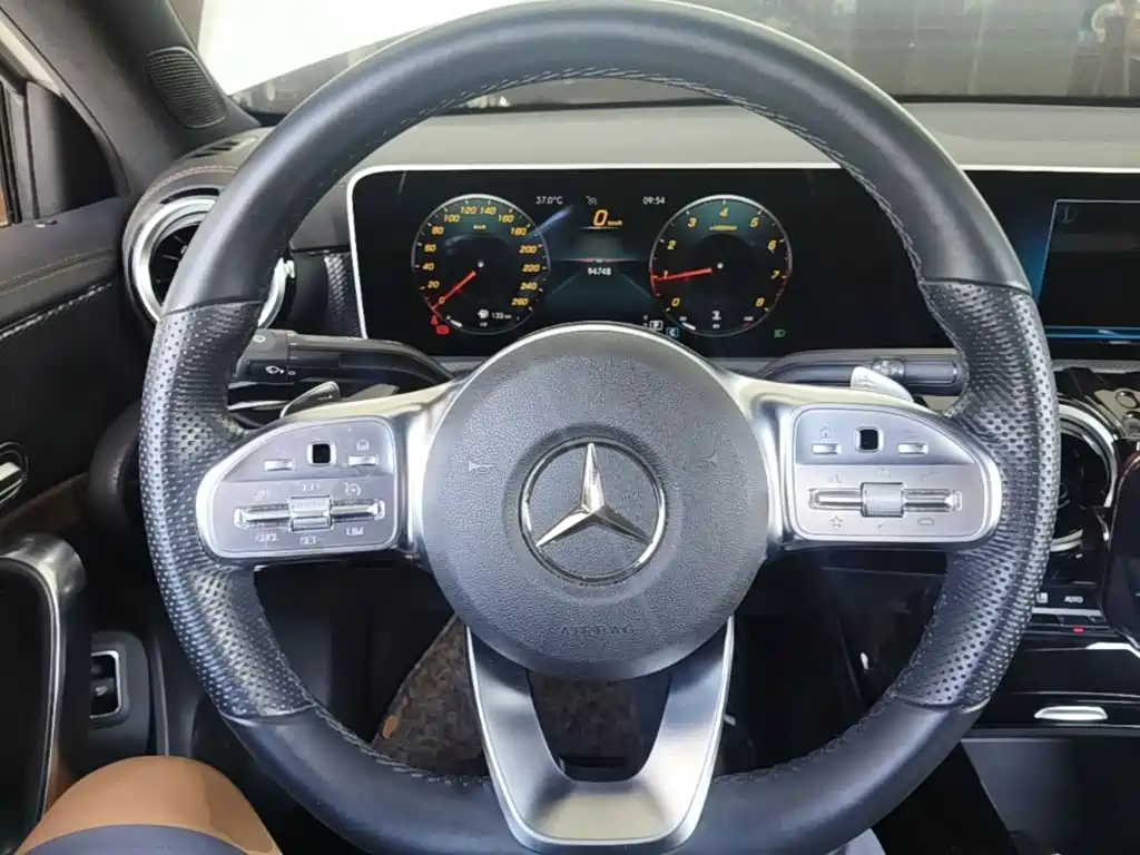 Mercedes-Benz A-Class 2019 — фото 11