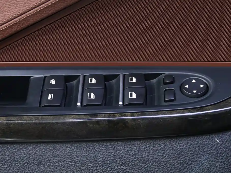BMW 6 Series 2015 — фото 15