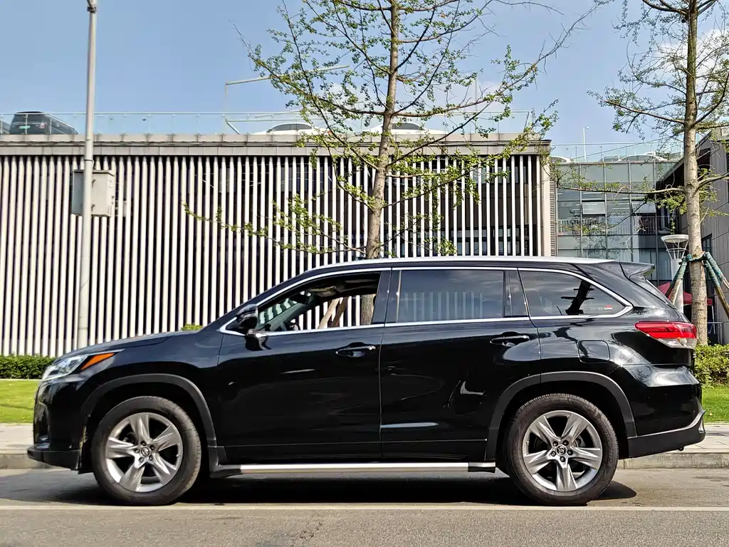 Toyota Highlander 2020