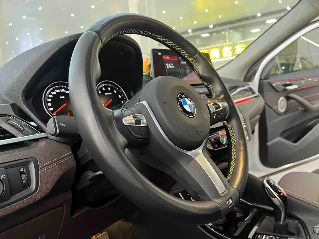 BMW X2 2023 — фото 13