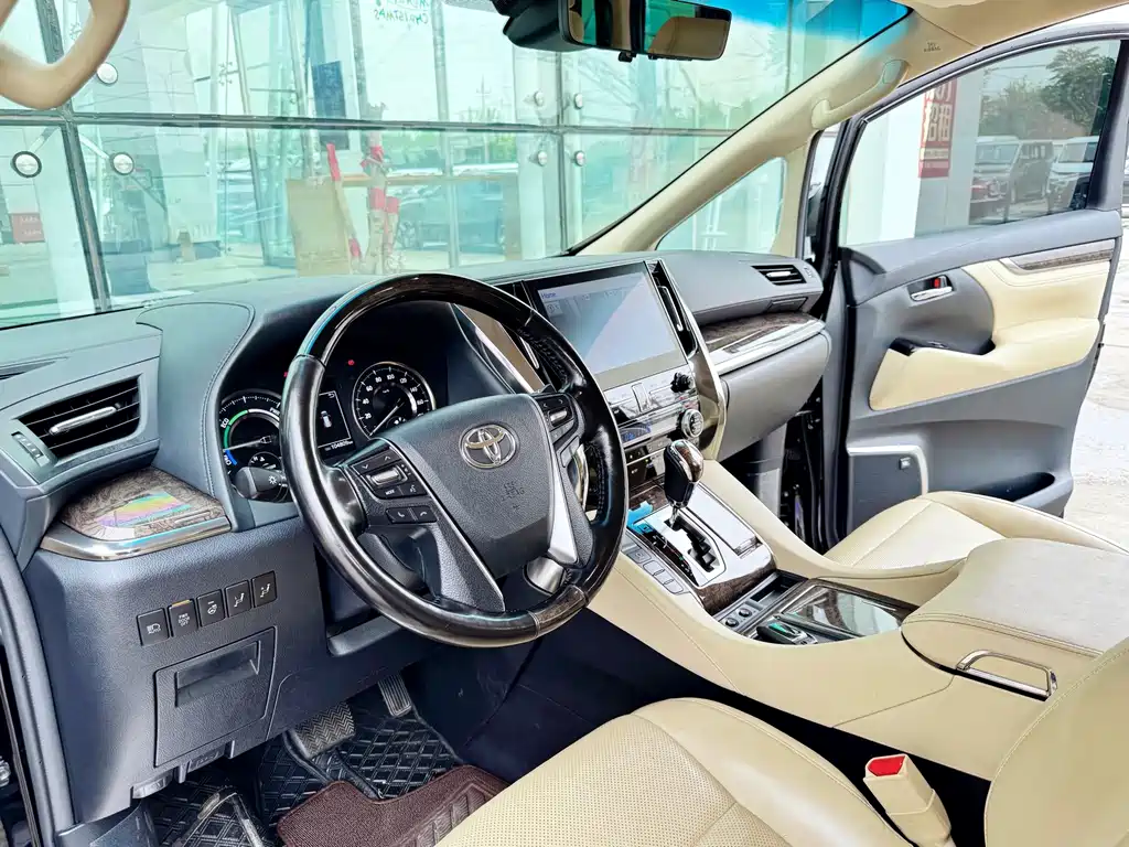 Toyota Alphard 2021 — фото 10