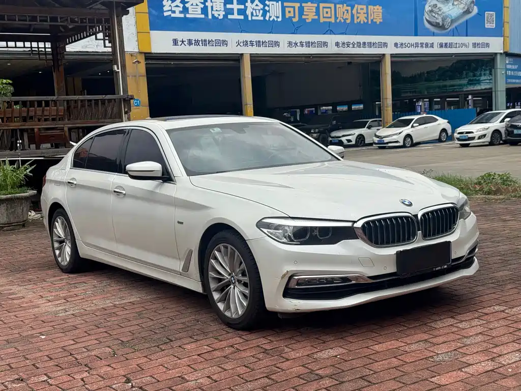 BMW 5 Series 2018 — фото 3