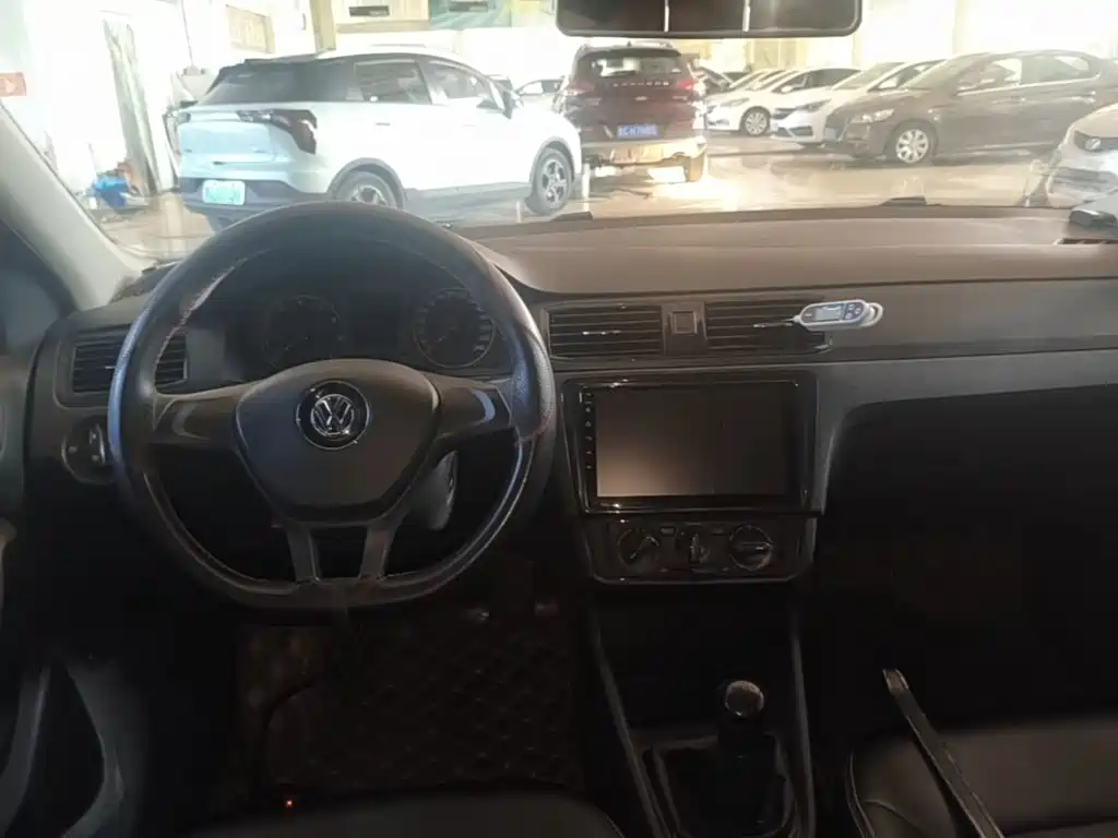 Volkswagen Santana 2018 — фото 10