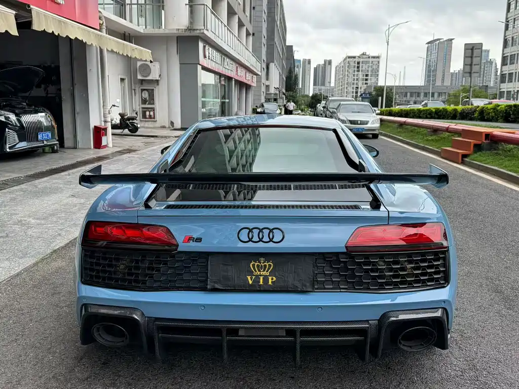 Audi R8 2022 — фото 8