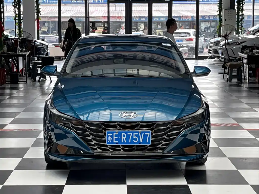 Hyundai Elantra 2022