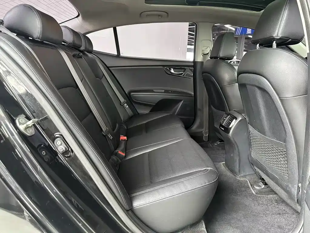 Kia K4 2015 — фото 14