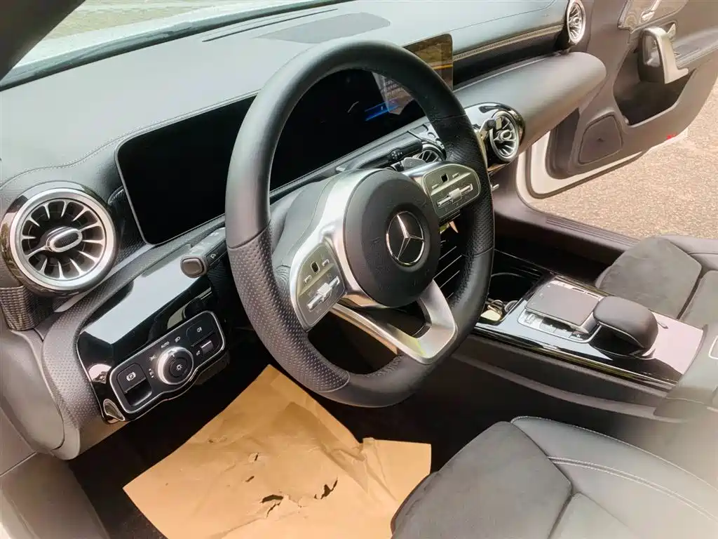 Mercedes-Benz A-Class 2020 — фото 14