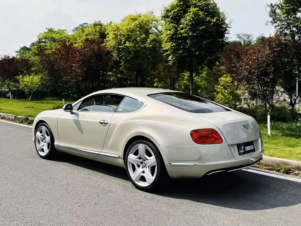 Bentley Continental 2012 — фото 4