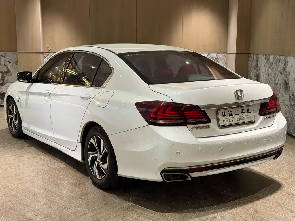 Honda Accord 2016 — фото 9