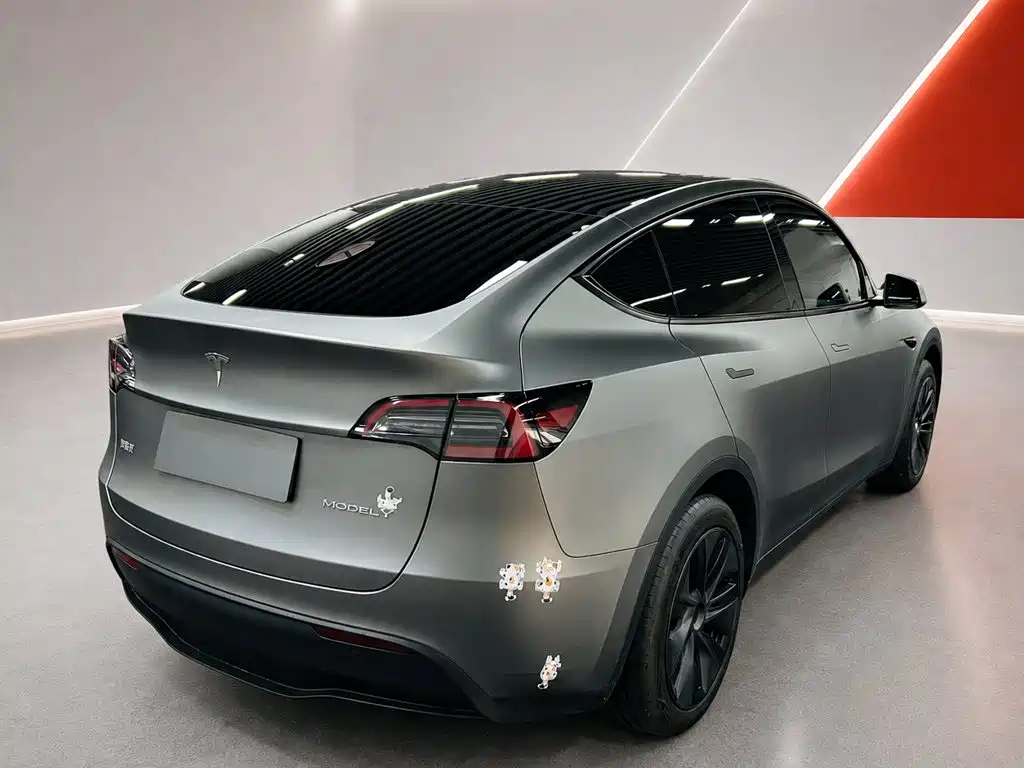 Tesla Model Y 2025 — фото 4