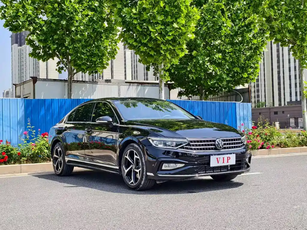 Volkswagen Magotan 2025