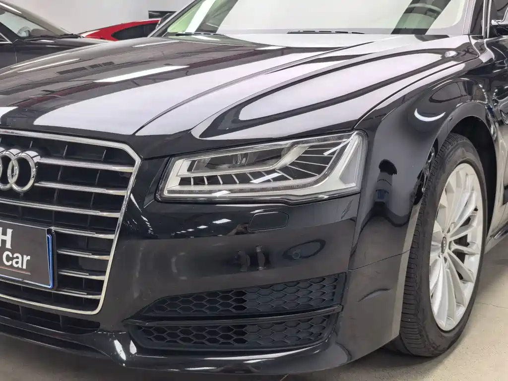 Audi A8 2018 — фото 3