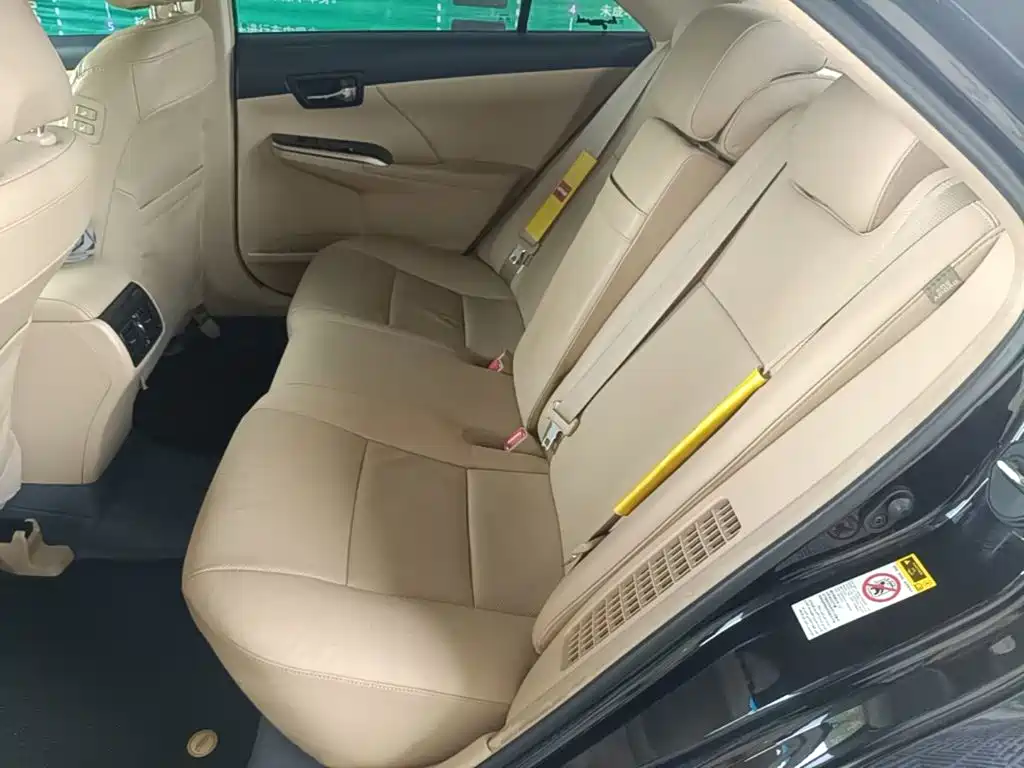 Toyota Camry 2015 — фото 17