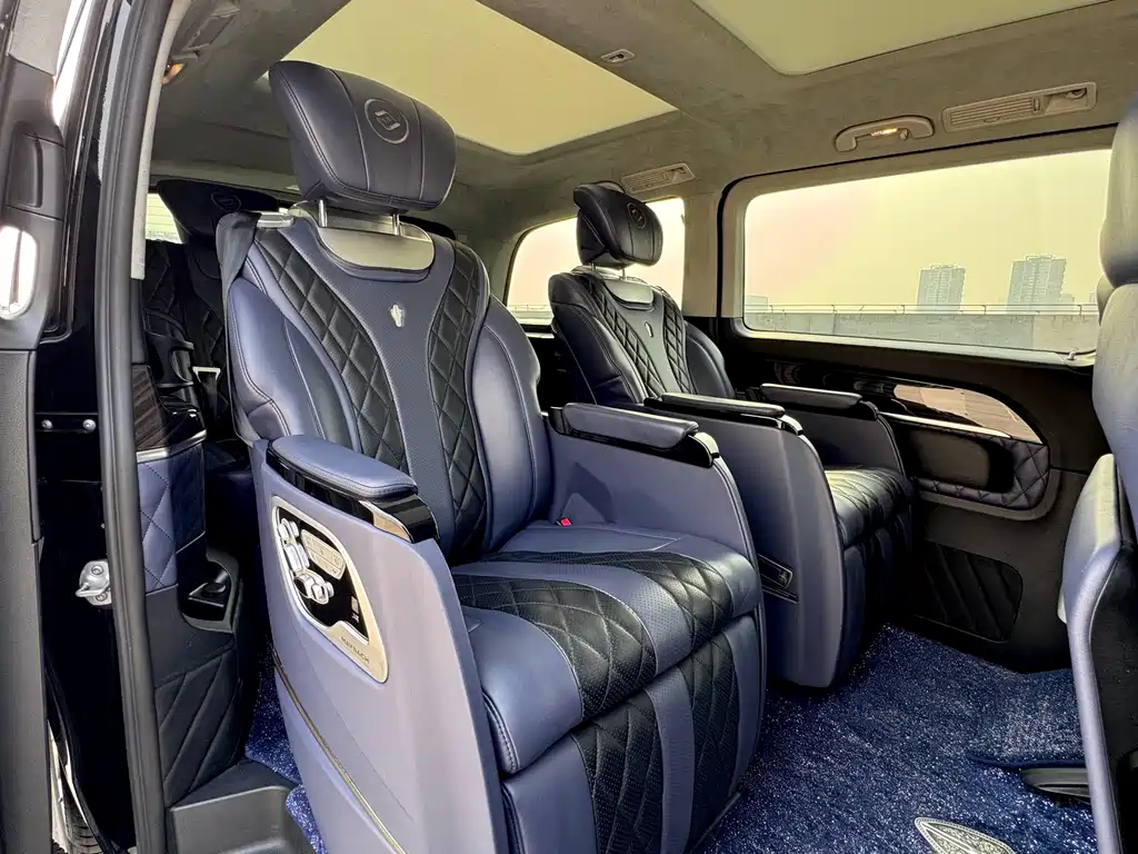 Mercedes-Benz V-Class 2020 — фото 11