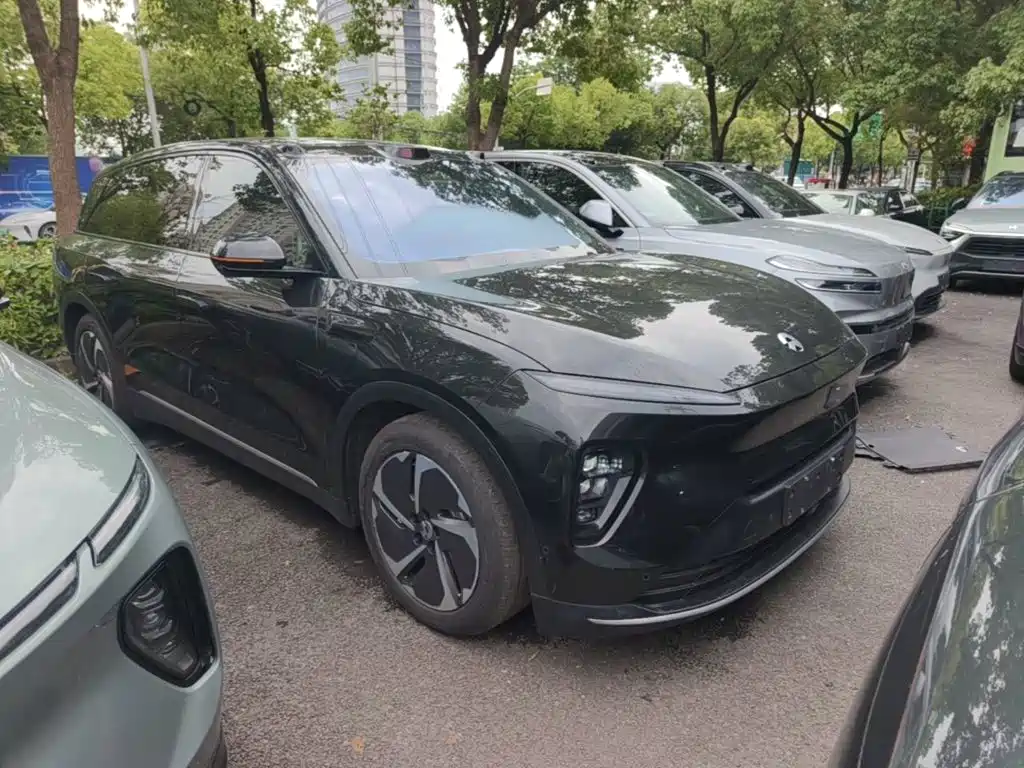 NIO ES8 2024