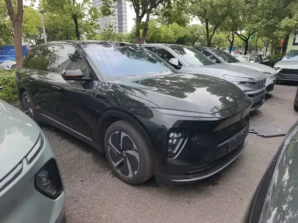 NIO ES8 2024