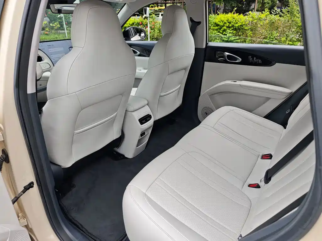 Geely Galaxy Starwish 2024 — фото 24