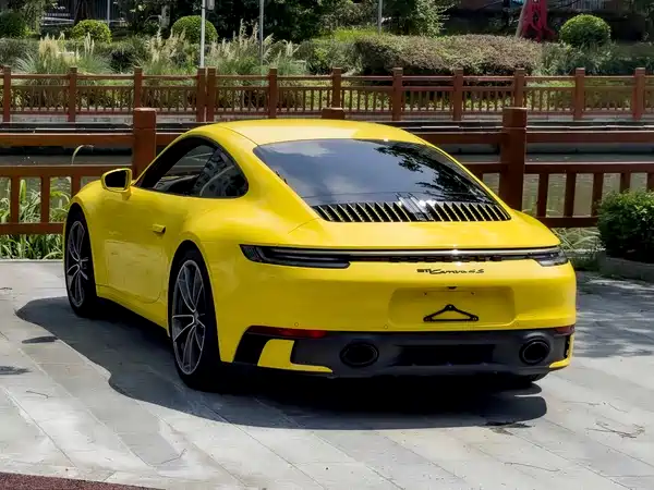 Porsche 911 2025