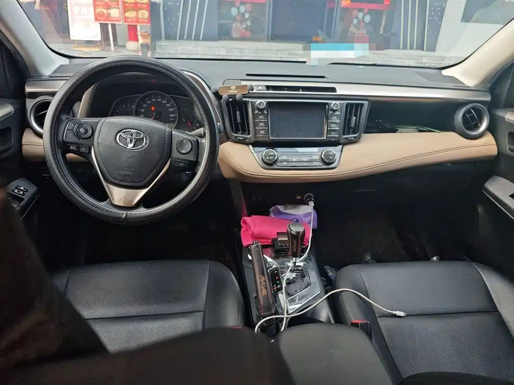 Toyota RAV4 2015 — фото 13