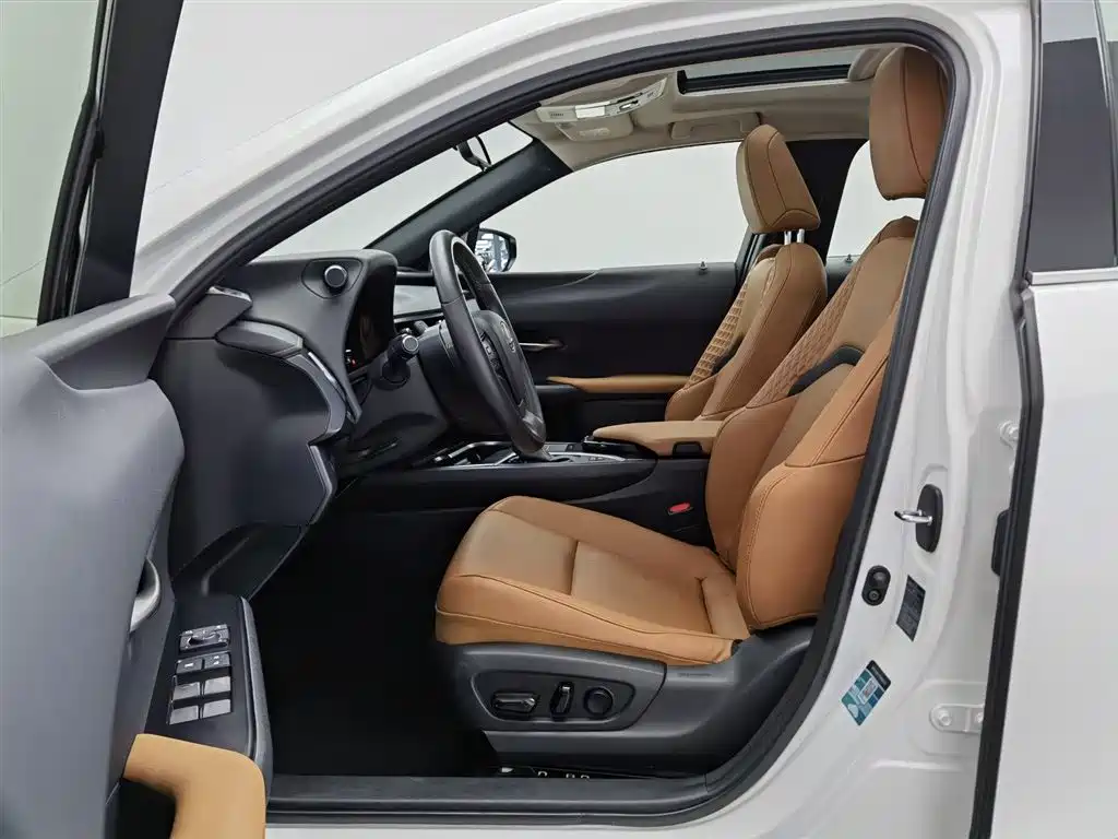 Lexus UX 2021 — фото 10