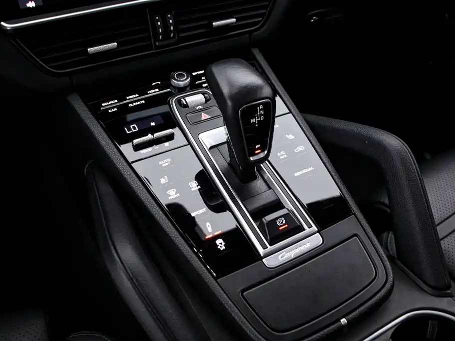 Porsche Cayenne 2020 — фото 9