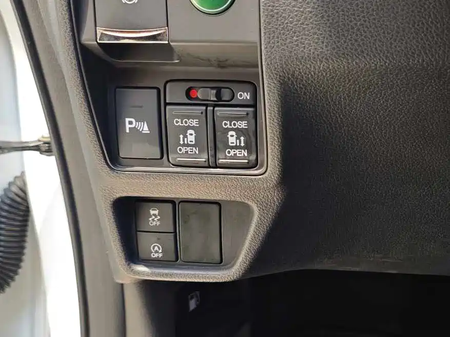 Honda Odyssey 2016 — фото 20