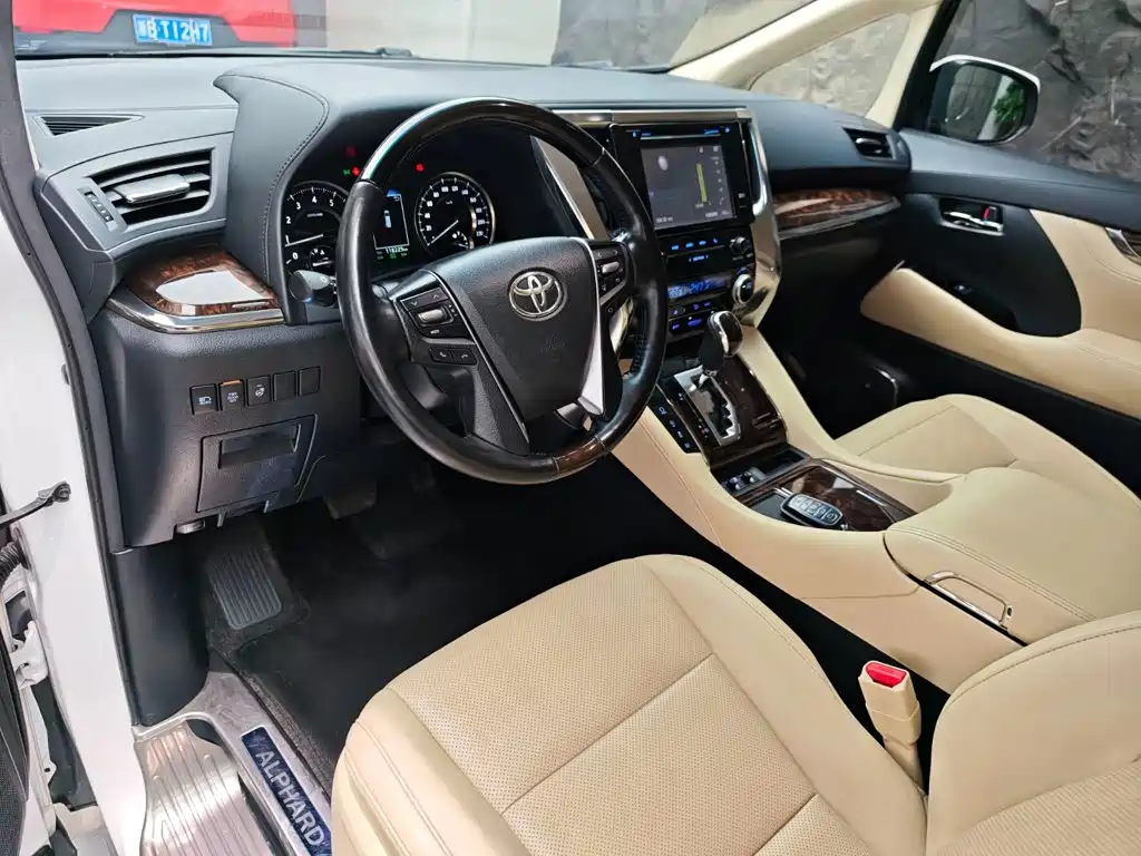 Toyota Alphard 2019 — фото 6