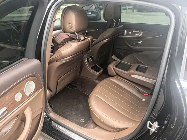 Mercedes-Benz E-Class 2022