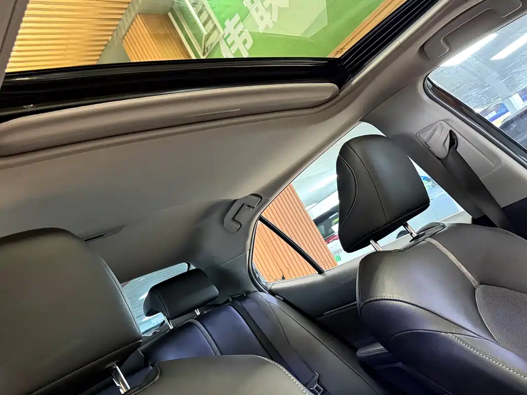 Toyota Camry 2022 — фото 15