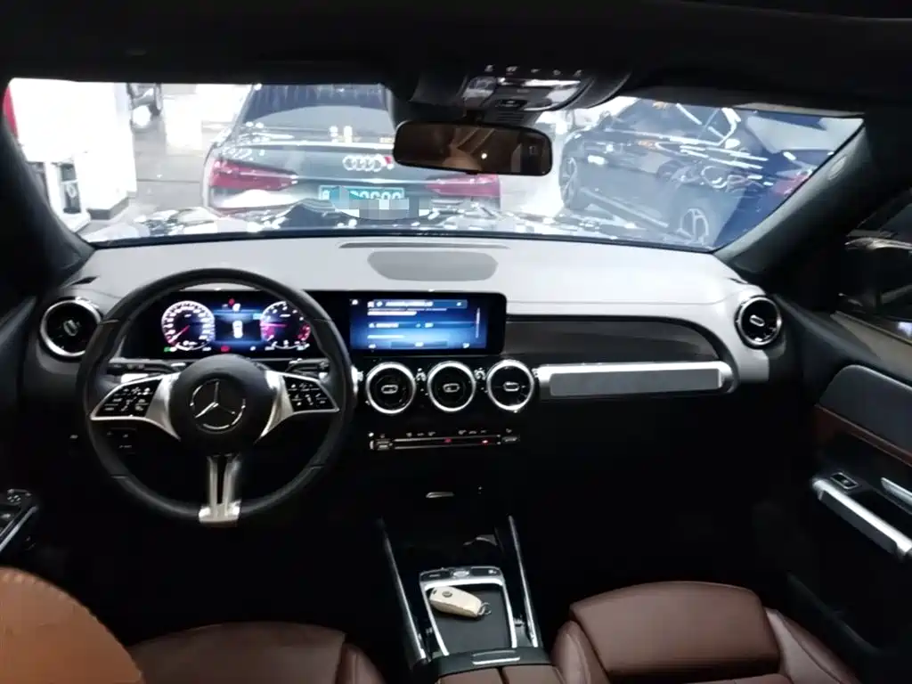 Mercedes-Benz GLB 2024 — фото 10
