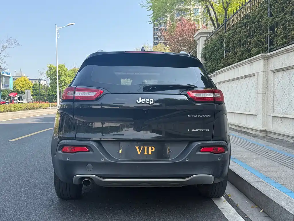 Jeep Cherokee 2018 — фото 4