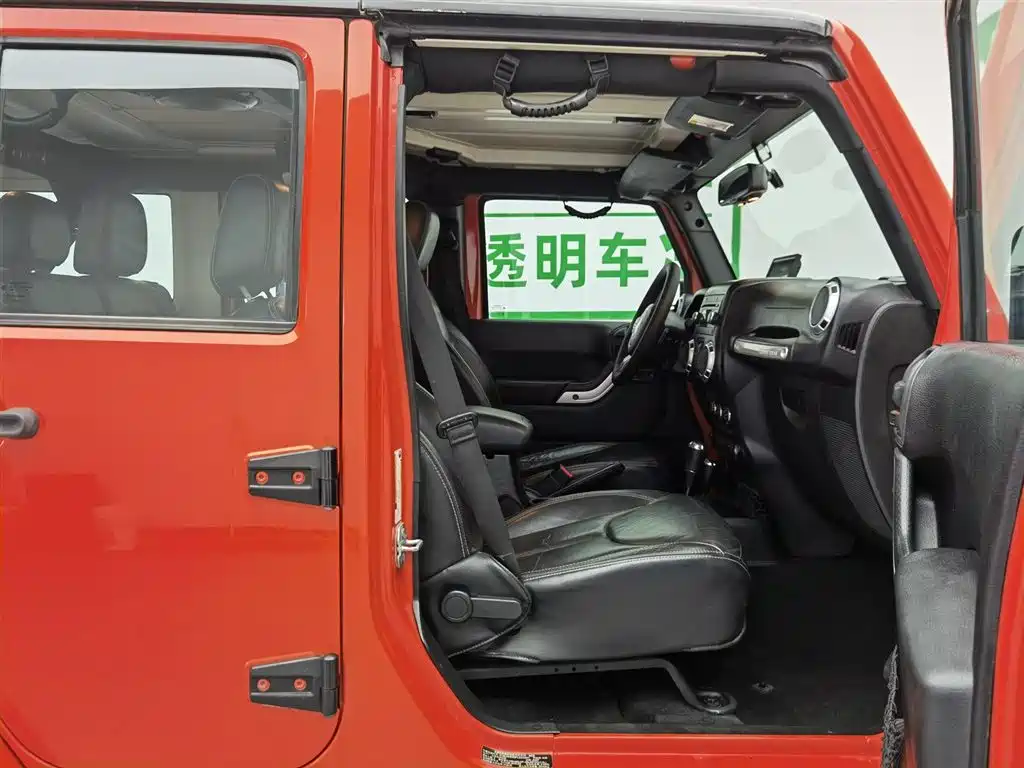 Jeep Wrangler 2015 — фото 23