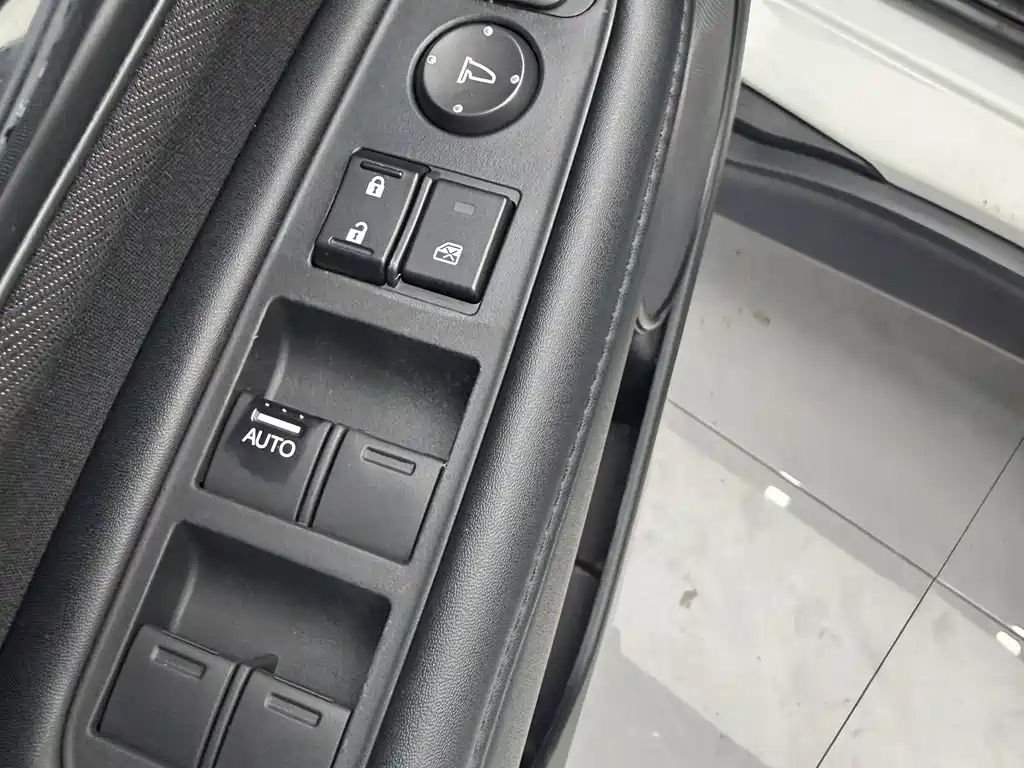 Honda Vezel 2022 — фото 7