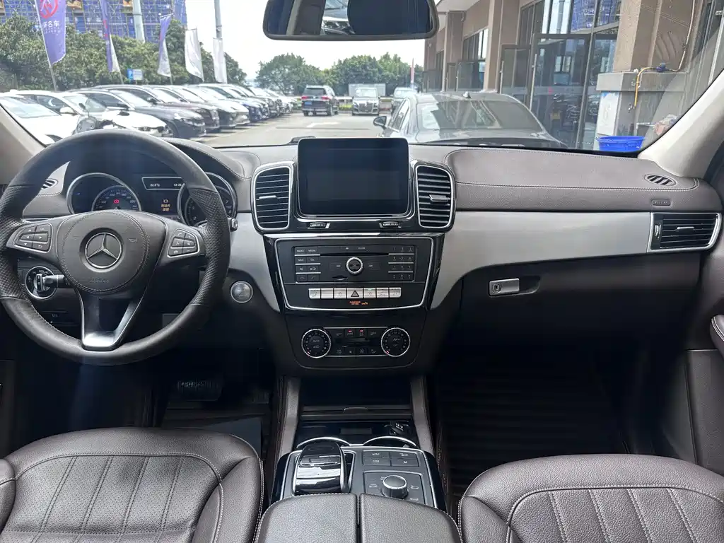 Mercedes-Benz GLS 2018 — фото 12