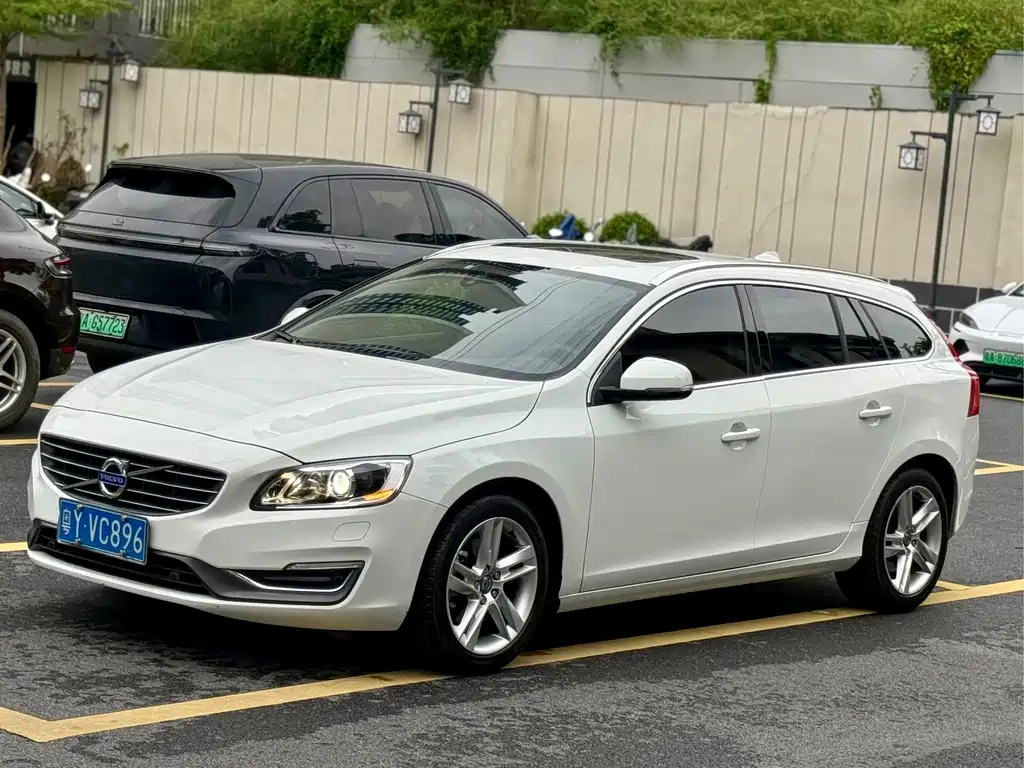 Volvo V60 2014 — фото 4