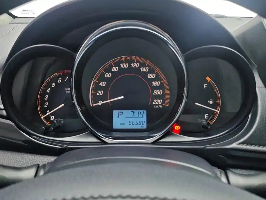 Toyota Yaris L 2020 — фото 14