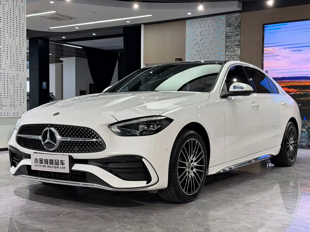 Mercedes-Benz C-Class 2024 — фото 1